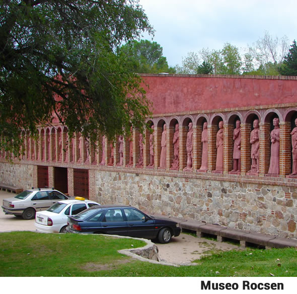 Museo Rocsen, Cabañas Casas del Arroyo